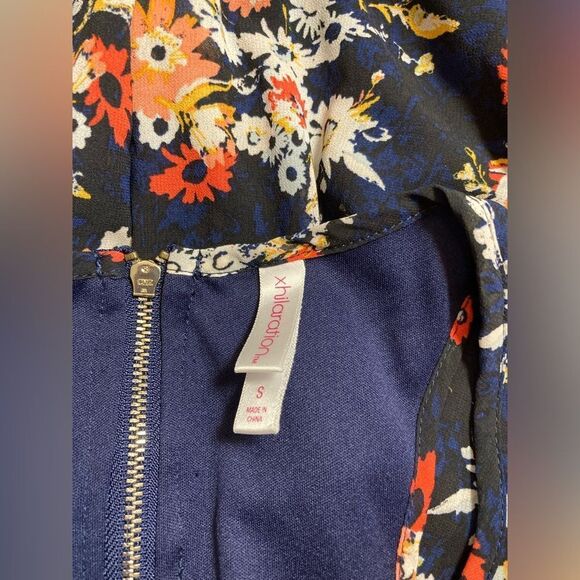 Xhilaration navy blue floral sleeveless romper - Picture 2 of 7